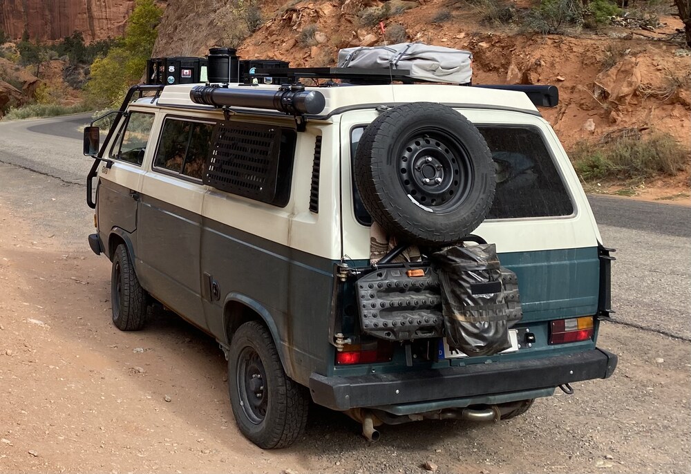 Switchbackrack montiert am Heck des Vanagon